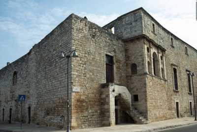 Nobile, antico e imponente: alla scoperta dell'abbandonato castello di Loseto